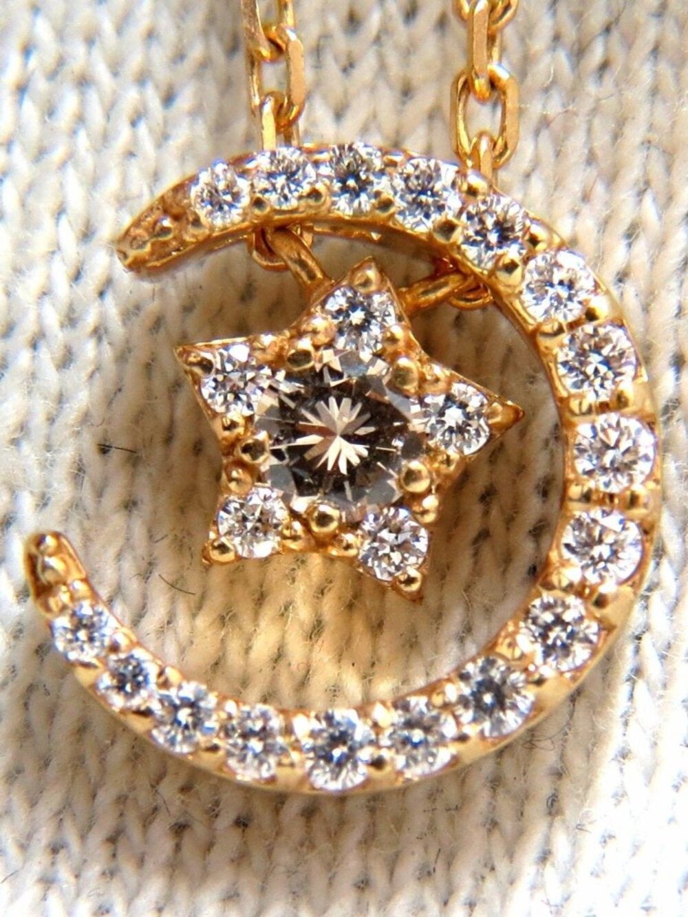 .30ct. Islam Crescent Star Necklace 18kt*